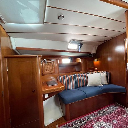 Готель Beautiful And Comfortable Sailboat With Secure Parking Available Барселона Екстер'єр фото