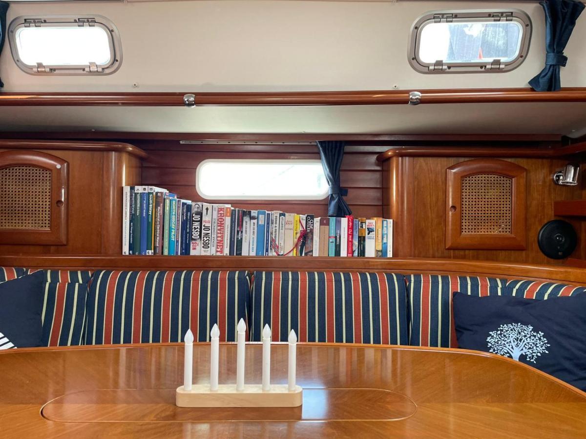 Готель Beautiful And Comfortable Sailboat With Secure Parking Available Барселона Екстер'єр фото